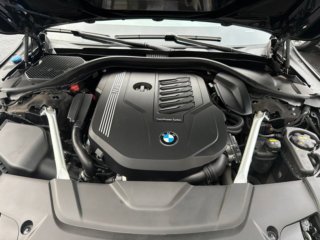 Used 2022 BMW 740i xDrive w/ Premium Package AWD/4WD image 32