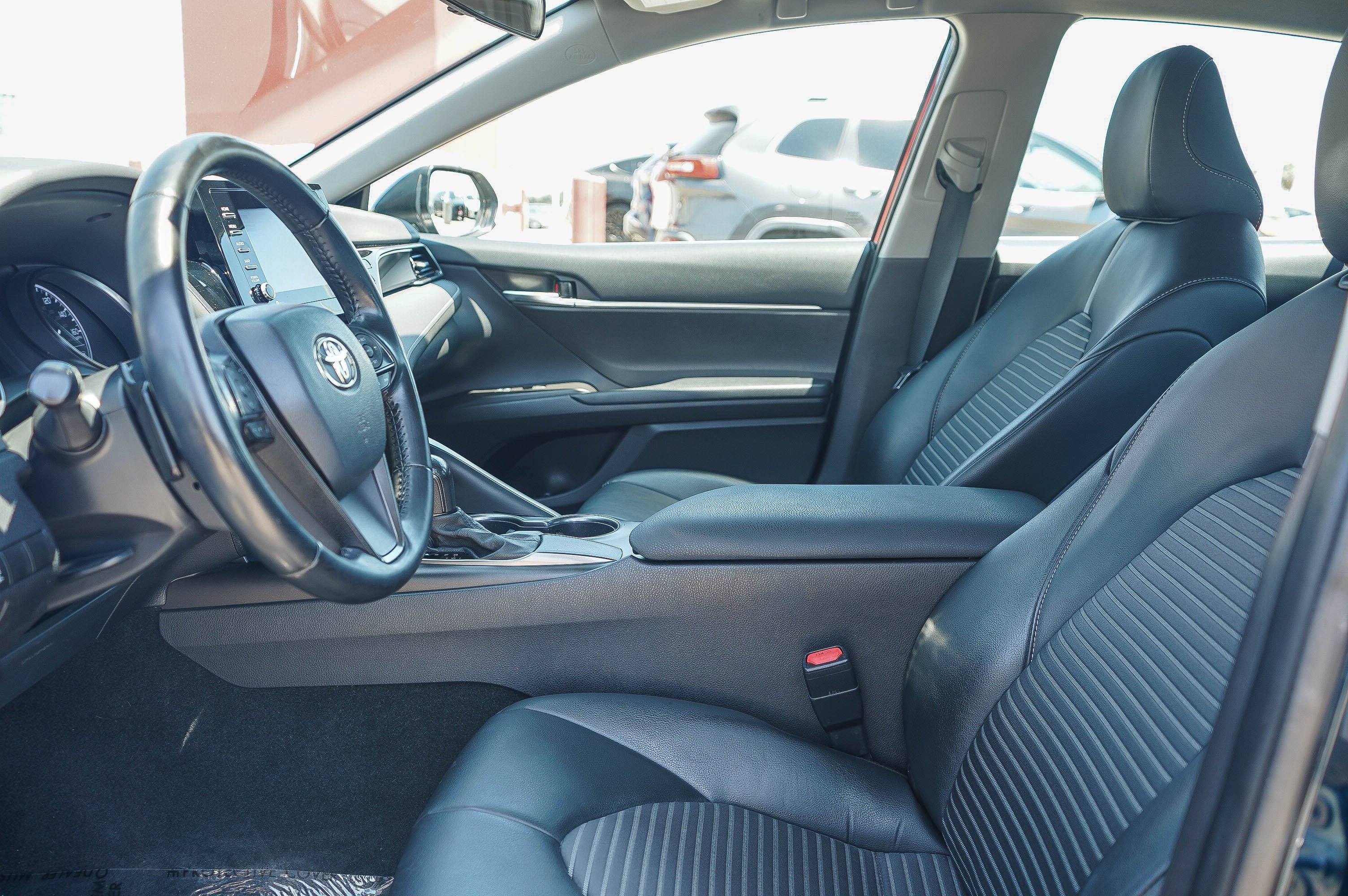 Used 2021 Toyota Camry SE w/ Carpet Mat Package (TMS) FWD image 19