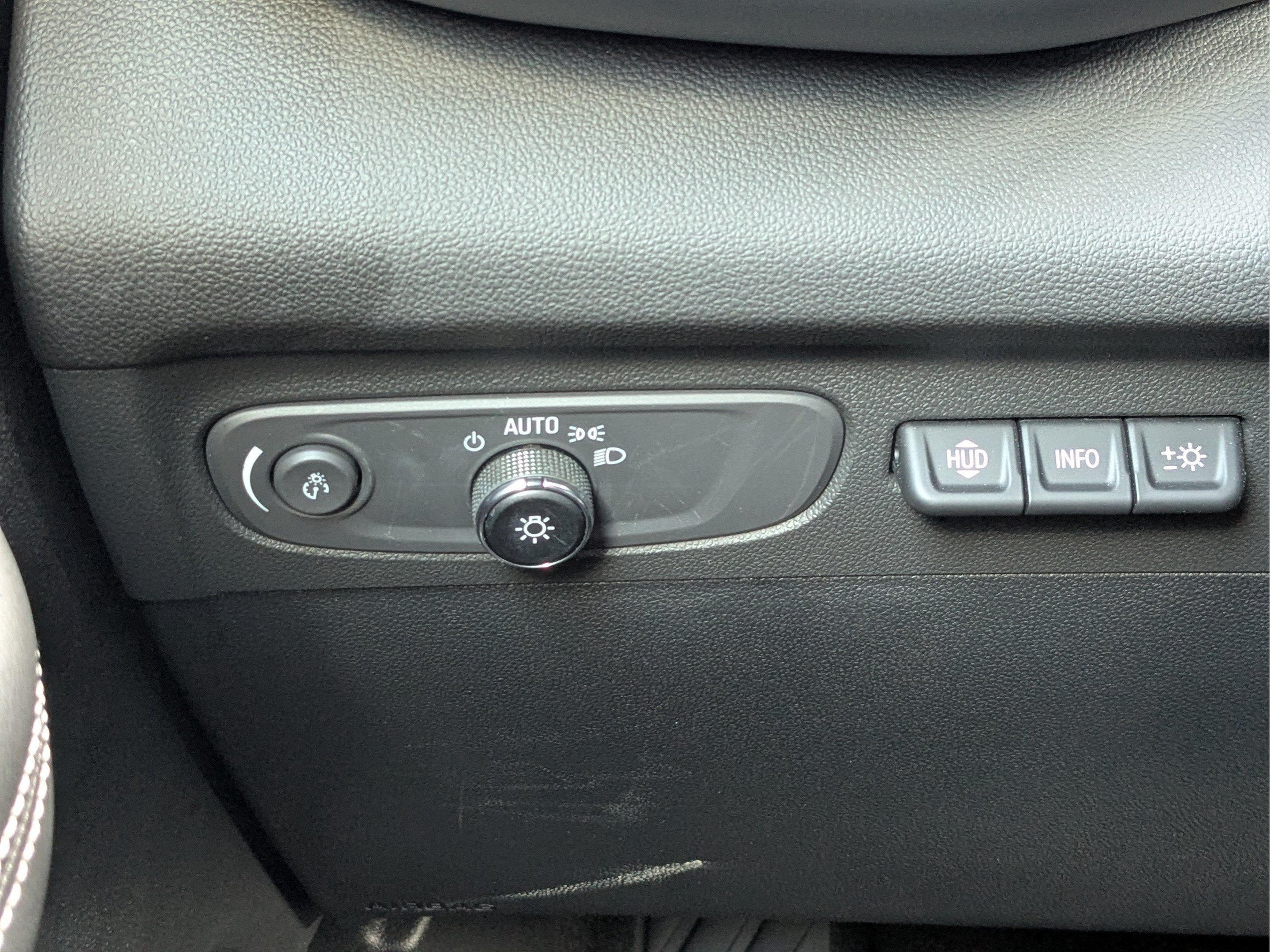 Used 2023 Buick Envision Avenir FWD image 24