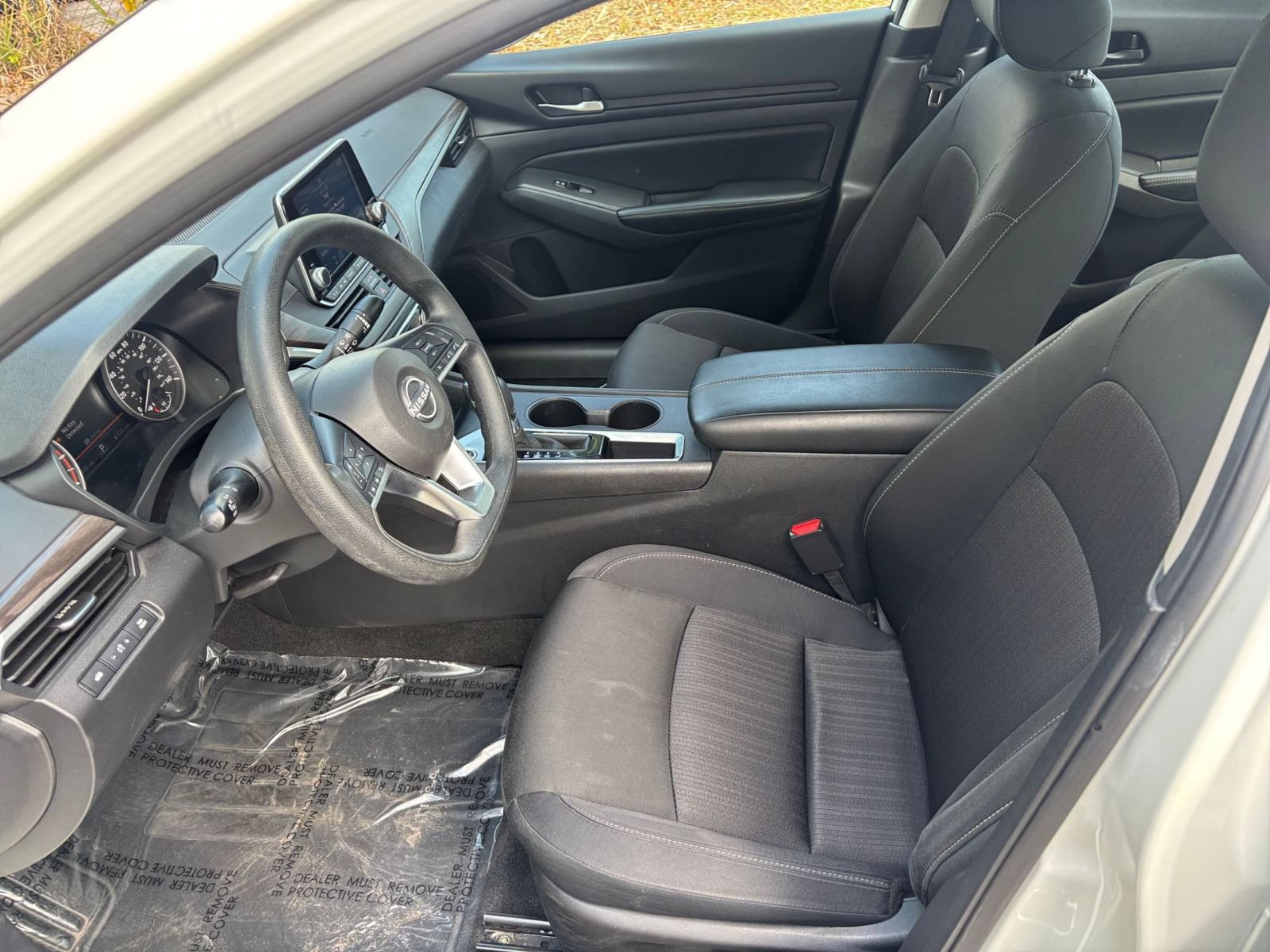 Used 2025 Nissan Altima 2.5 SV FWD image 28