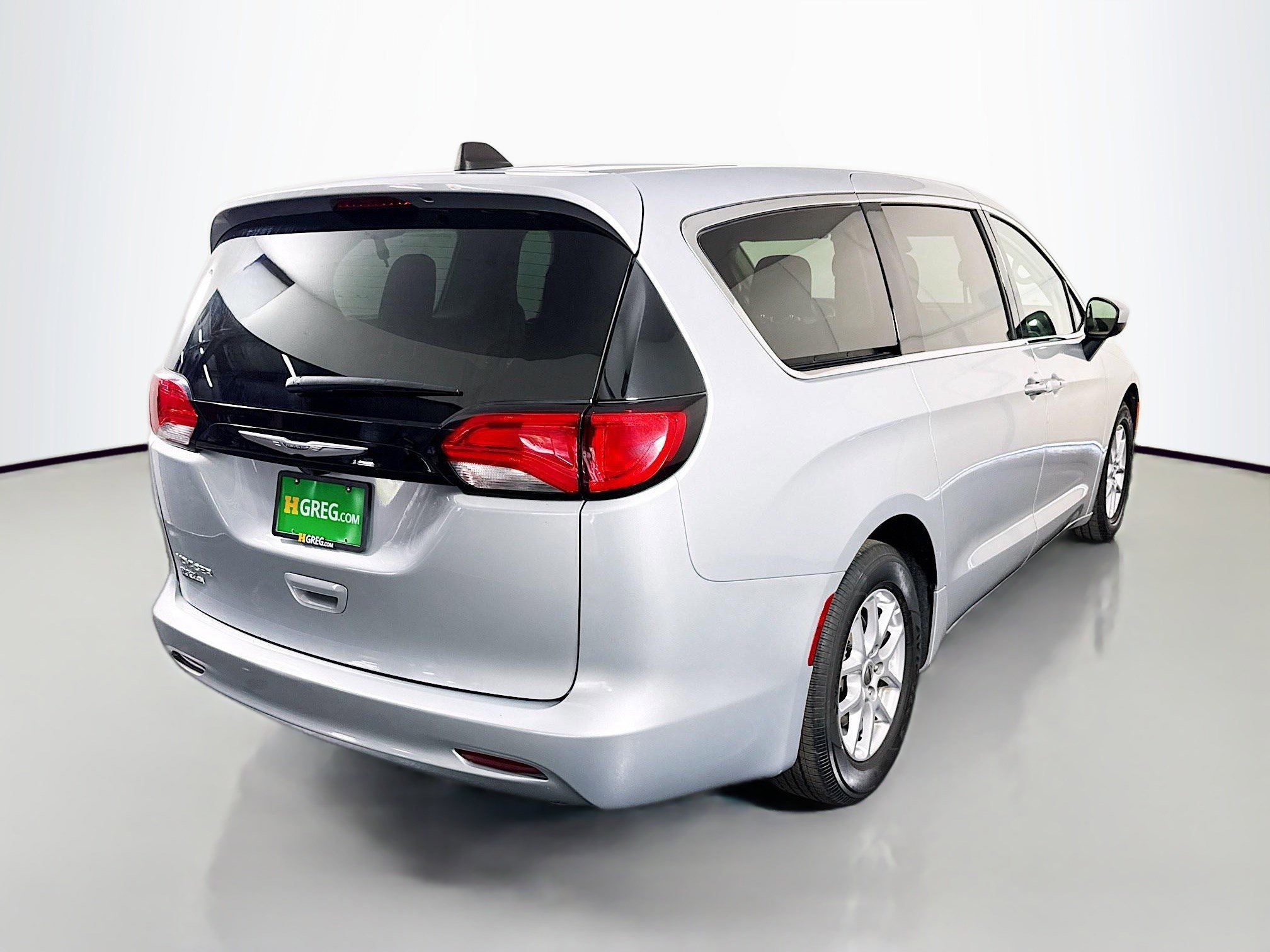 Used 2023 Chrysler Voyager LX FWD image 10