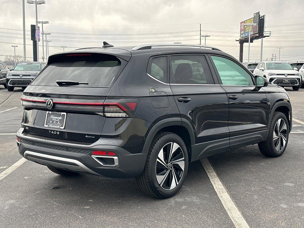 Used 2025 Volkswagen Taos SE image 5