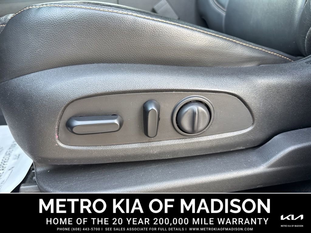 Used 2020 Chevrolet Traverse LT w/ LT Premium Package image 14