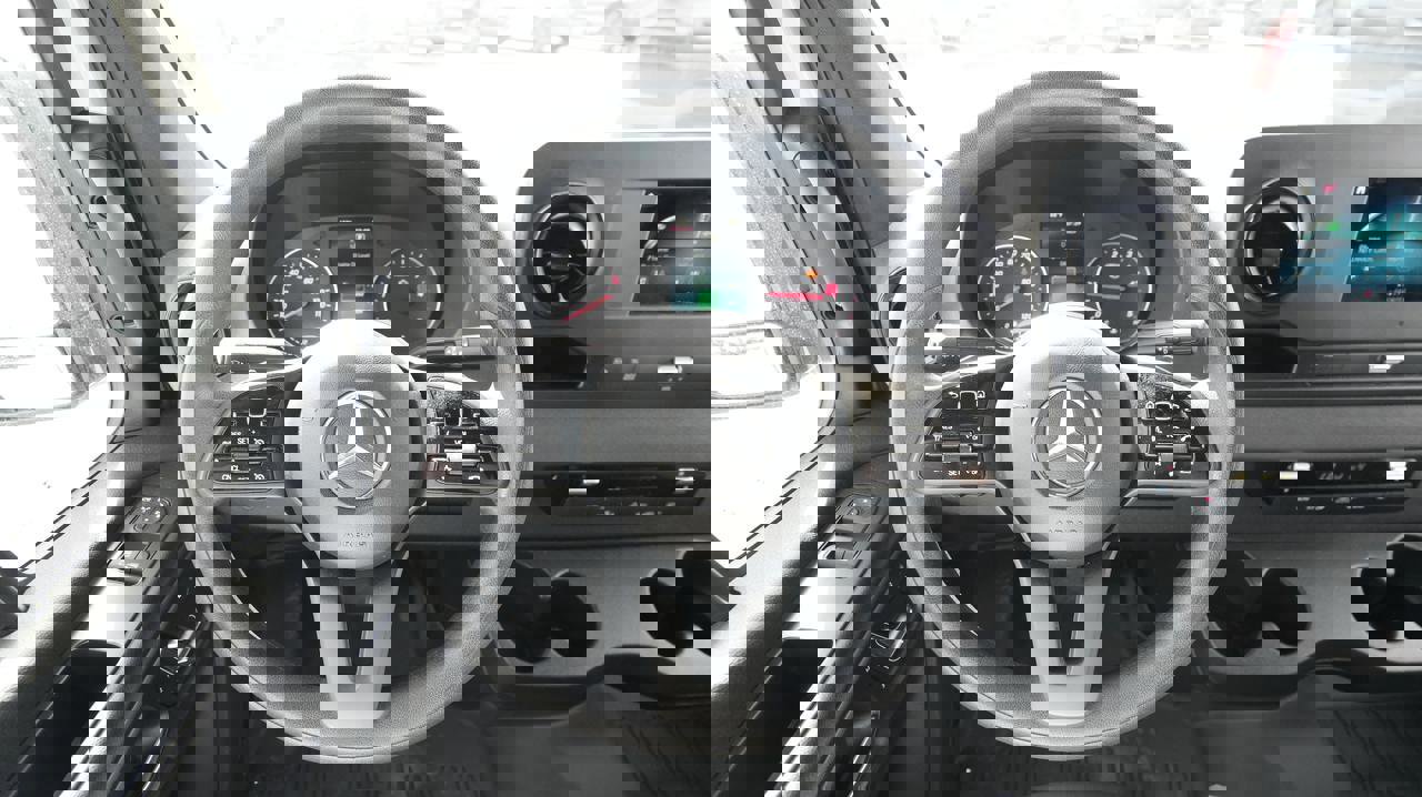 Used 2022 Mercedes-Benz Sprinter 144 Cargo image 8