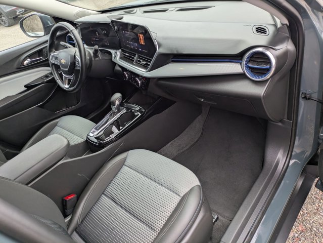 Used 2025 Chevrolet Trax LT w/ LT Convenience Package image 26