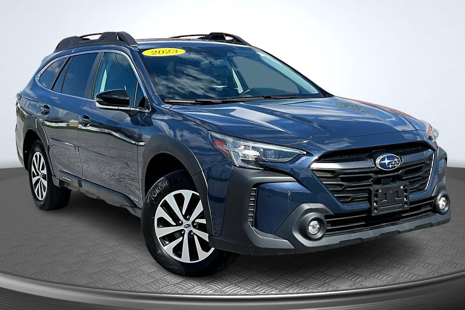 Used 2023 Subaru Outback Premium AWD/4WD image 3