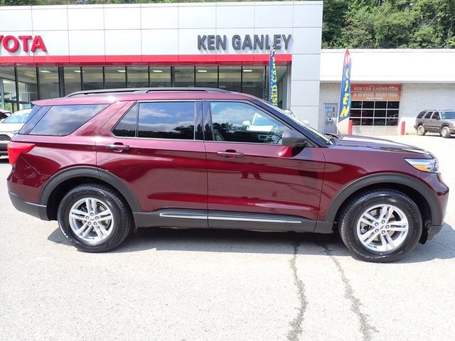 Used 2022 Ford Explorer XLT w/ Equipment Group 202A AWD/4WD image 2