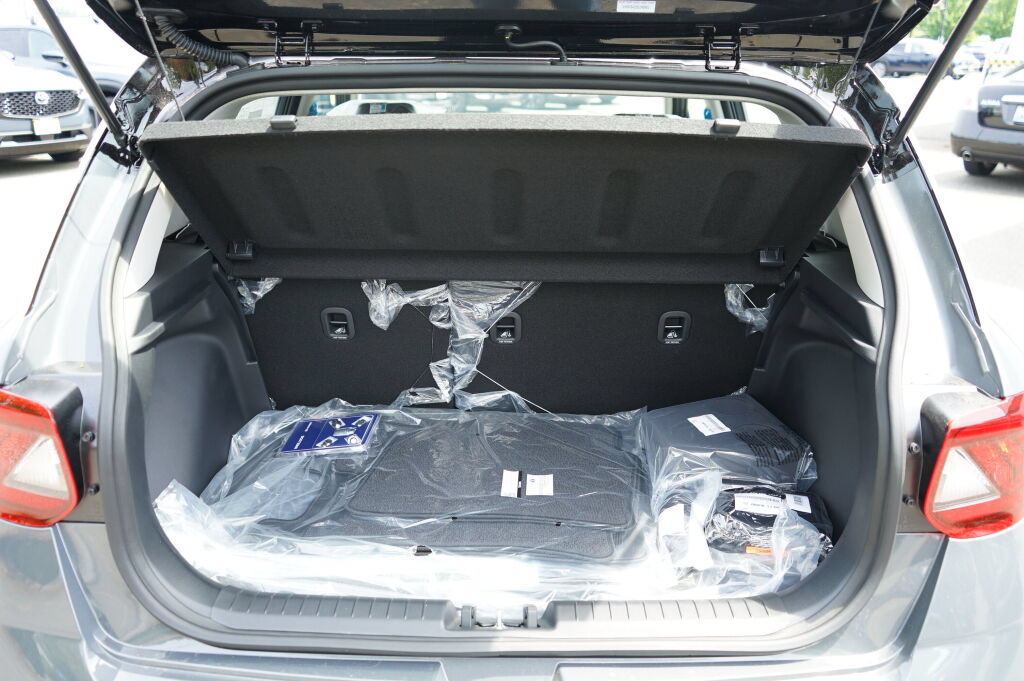 New 2025 Hyundai Venue Limited FWD image 24