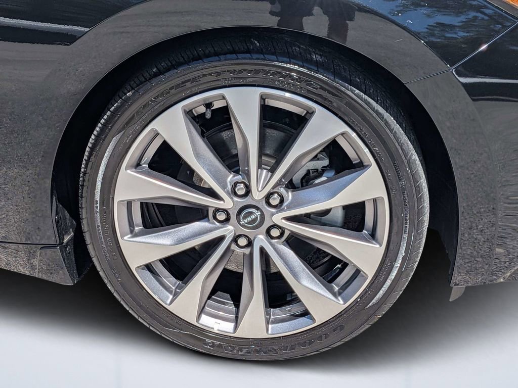 Used 2023 Nissan Maxima Platinum w/ Sport Mat Group FWD image 10