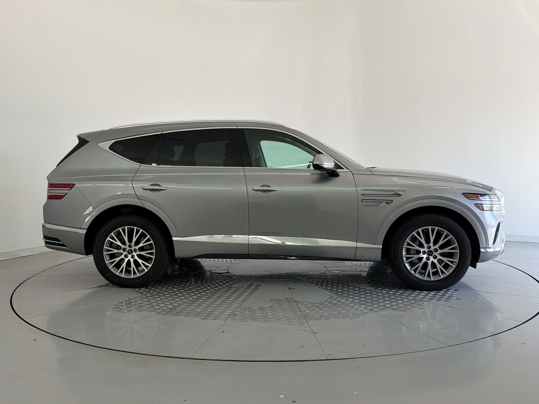Used 2025 Genesis GV80 2.5T Standard AWD/4WD image 8