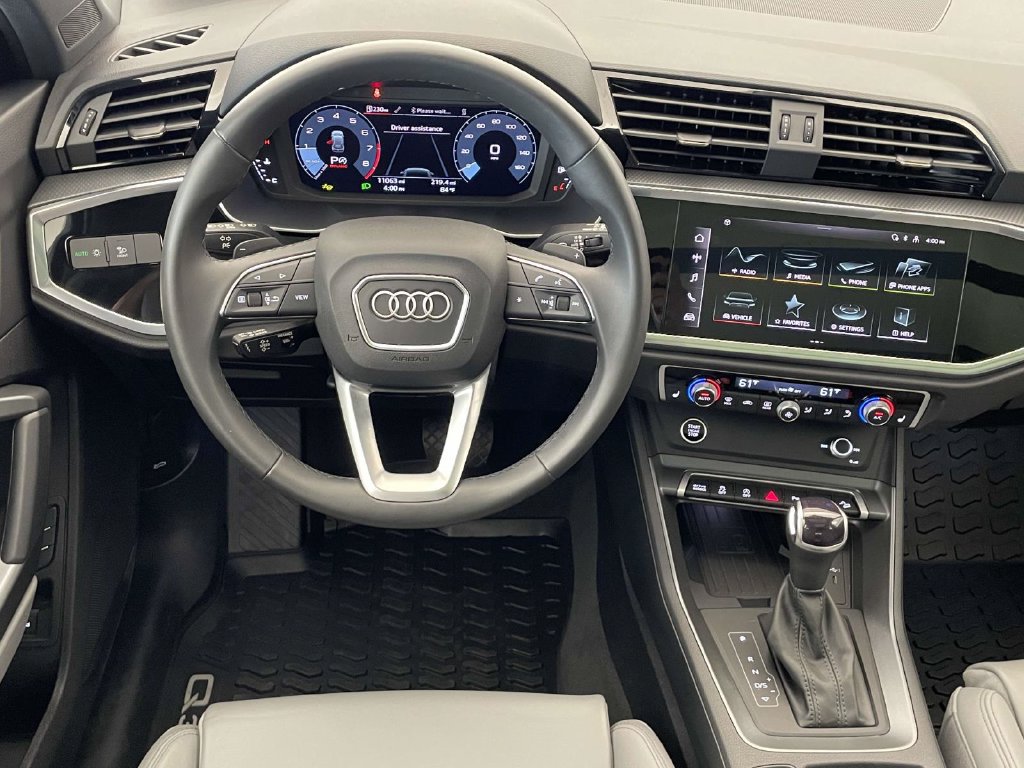 Certified 2025 Audi Q3 2.0T Premium w/ Convenience Package AWD/4WD image 24