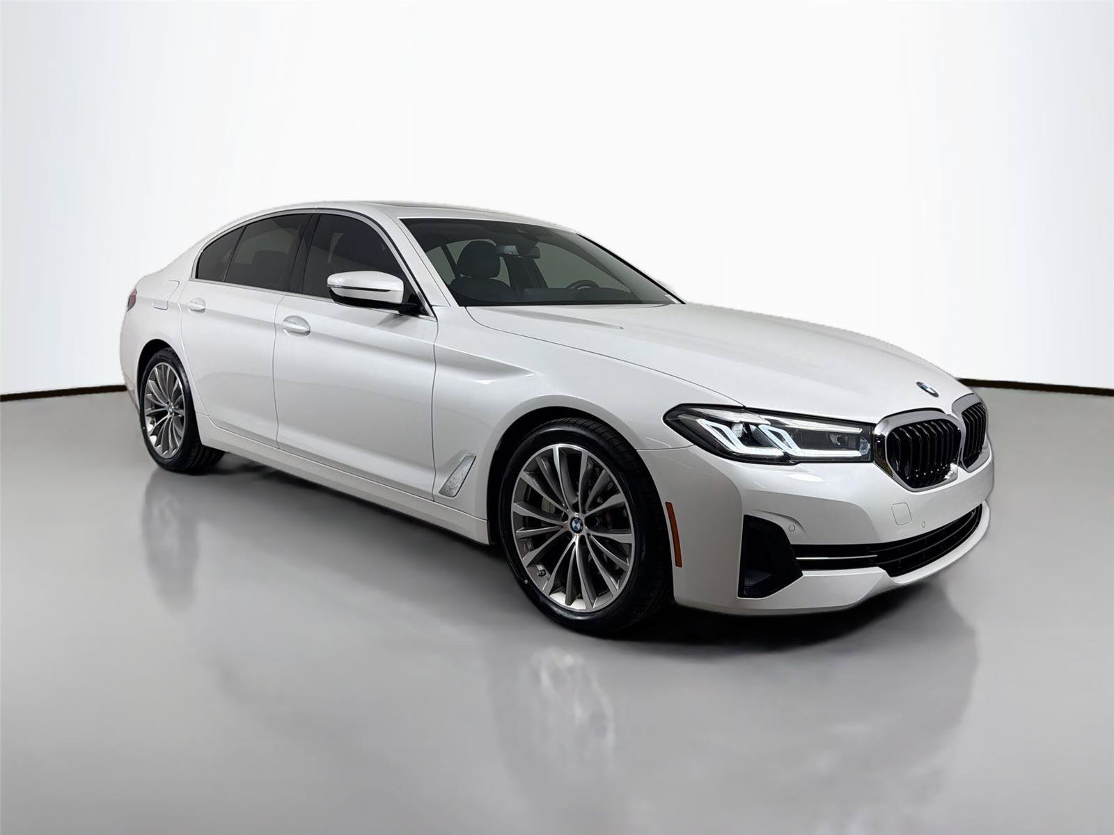 Certified 2023 BMW 530i w/ Premium Package RWD image 4