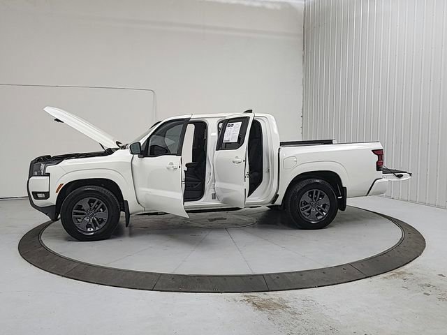 Used 2025 Nissan Frontier SV w/ SV Convenience Package image 12