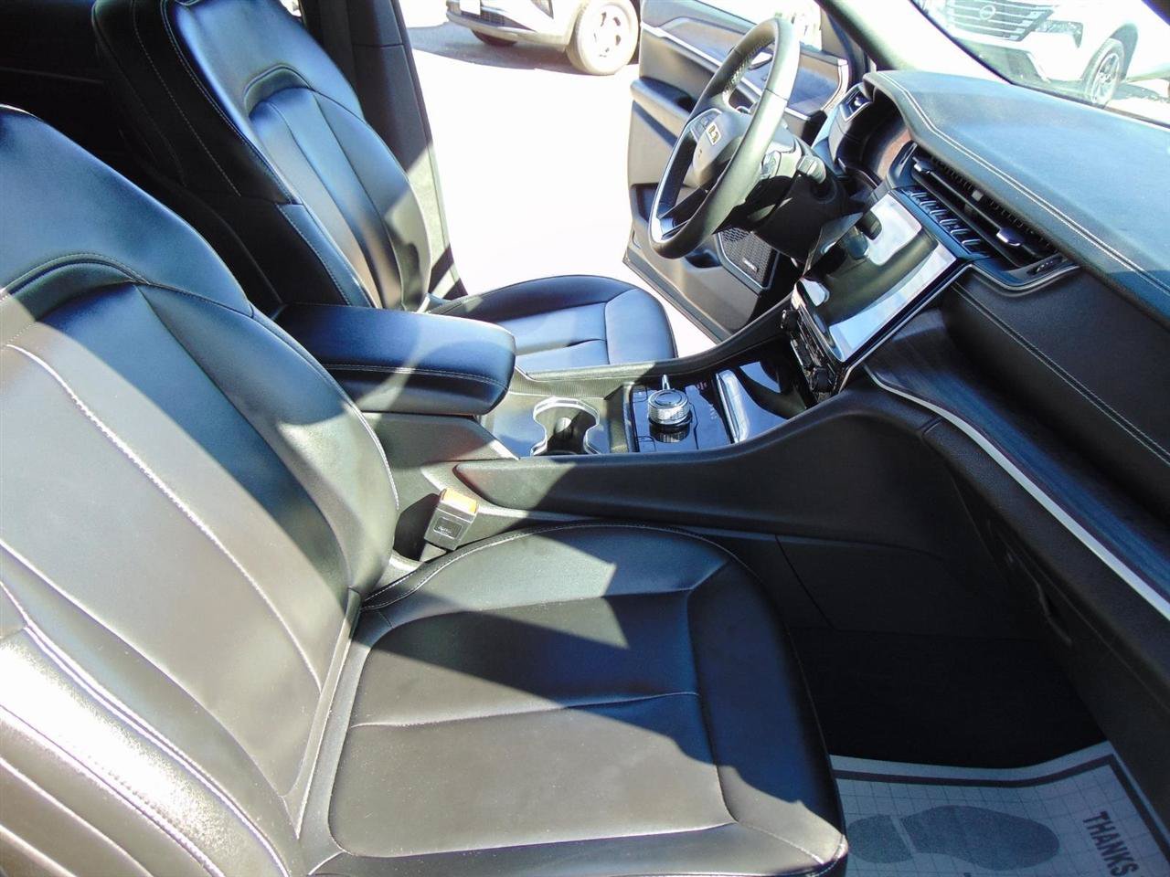 Used 2024 Jeep Grand Cherokee Limited 4xe AWD/4WD image 22