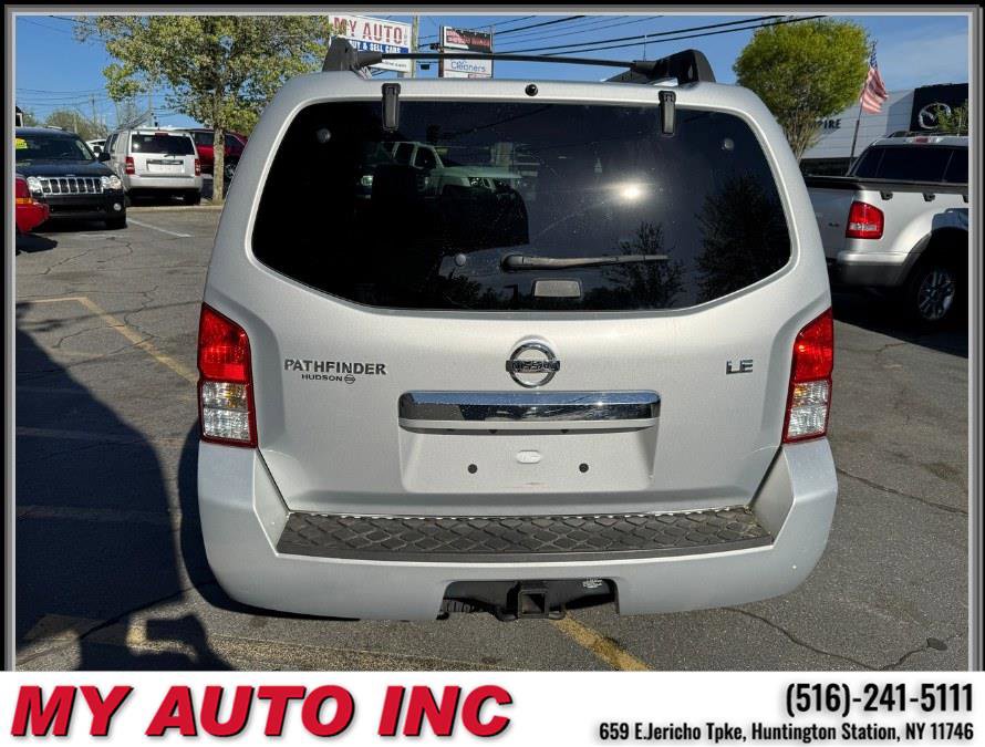 Used 2011 Nissan Pathfinder LE w/ Navigation Pkg image 5