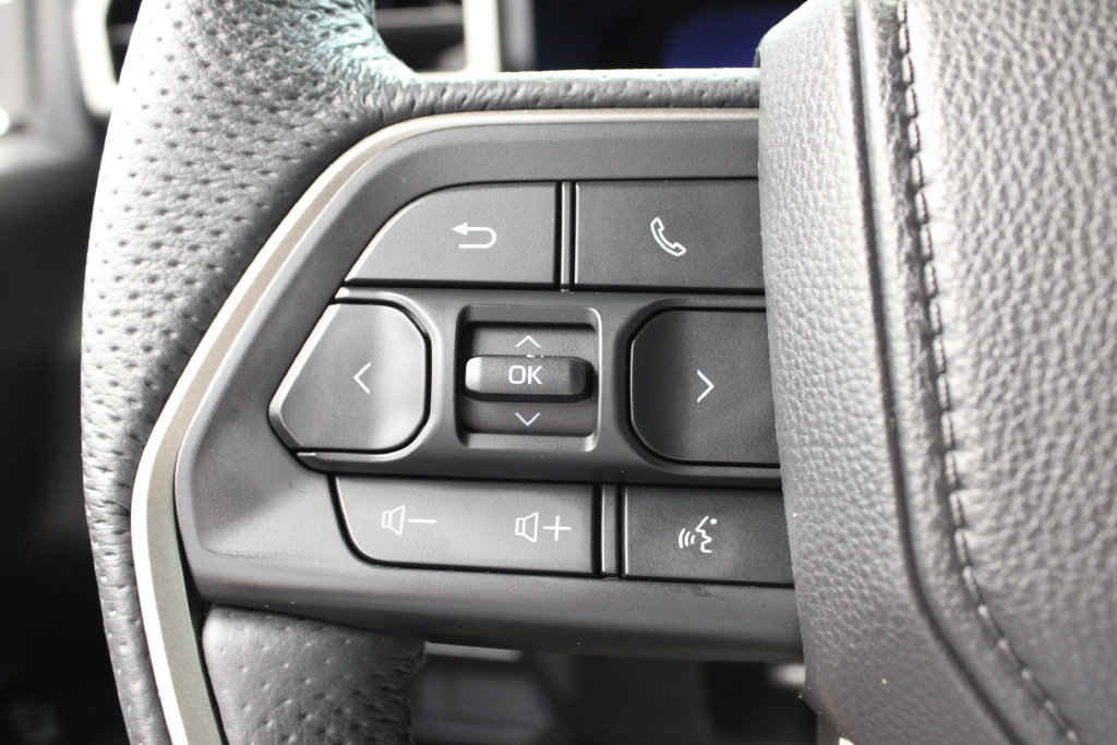 Used 2025 Toyota Tacoma TRD Off-Road AWD/4WD image 24