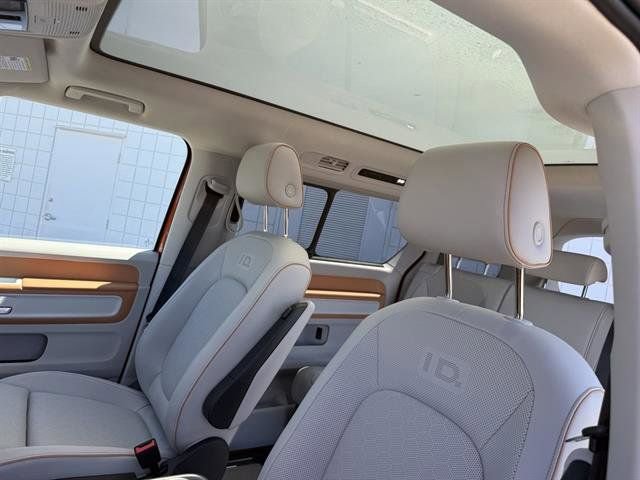 New 2025 Volkswagen ID. Buzz Pro S Plus RWD image 16
