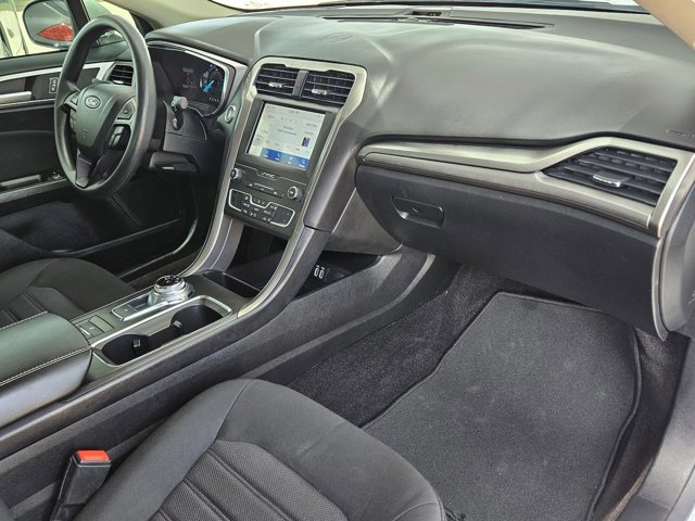 Used 2020 Ford Fusion SE image 22