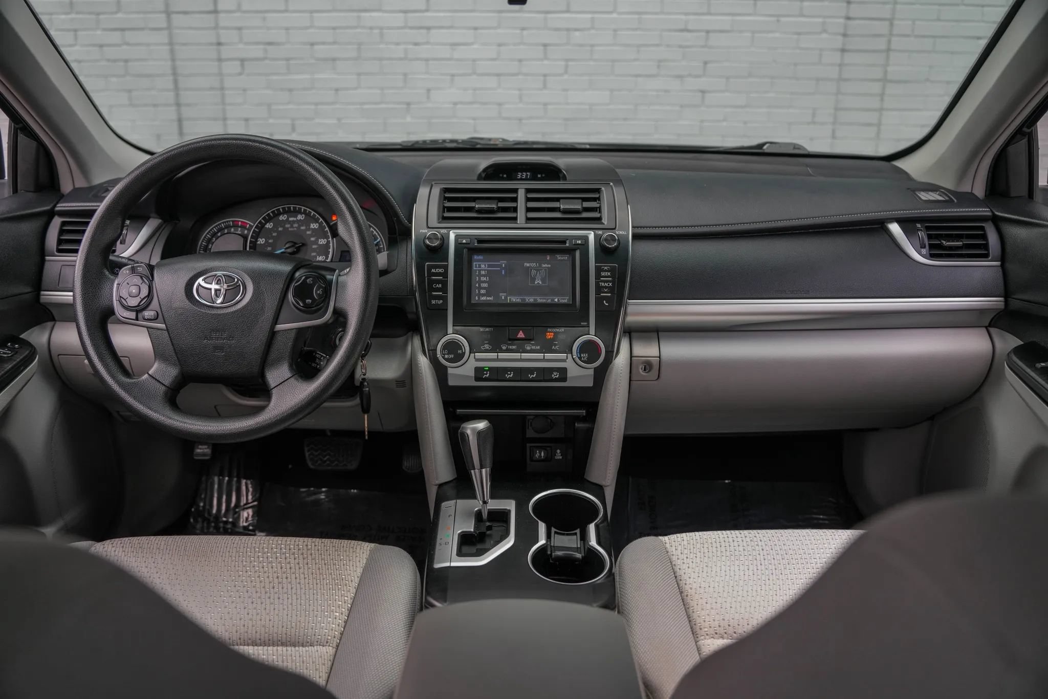 Used 2014 Toyota Camry LE FWD image 13