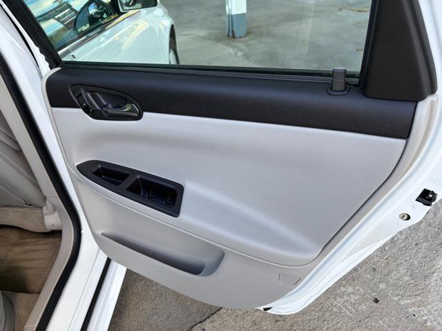 Used 2013 Chevrolet Impala LTZ FWD image 17