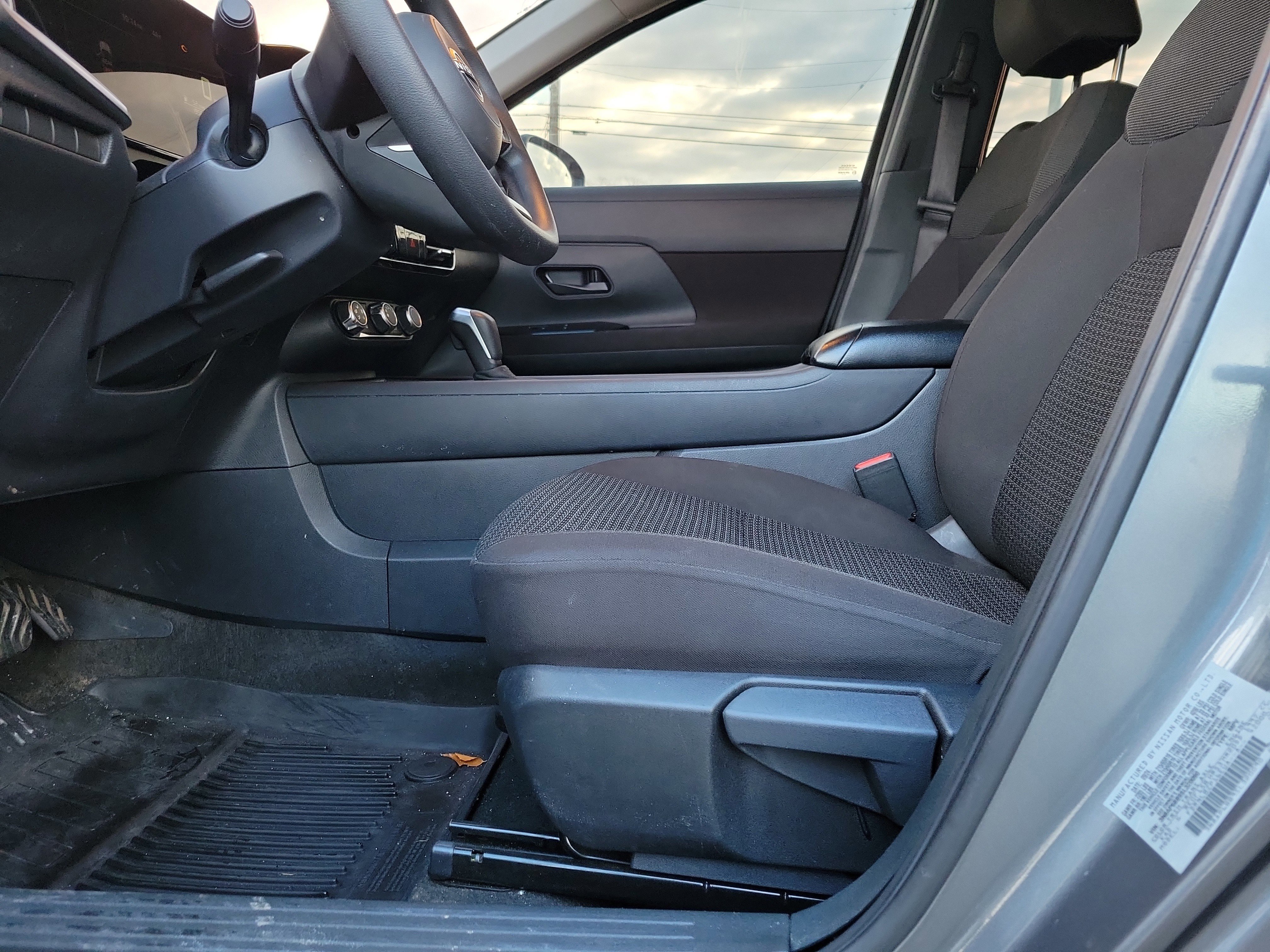 Used 2025 Nissan Kicks S image 16