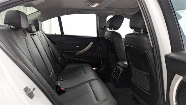 Used 2018 BMW 320i xDrive Sedan AWD/4WD image 17