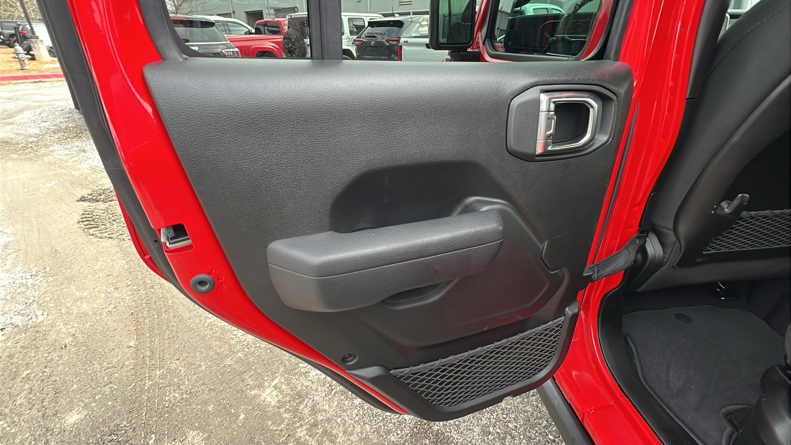 Used 2025 Jeep Wrangler Unlimited Rubicon 4xe image 22