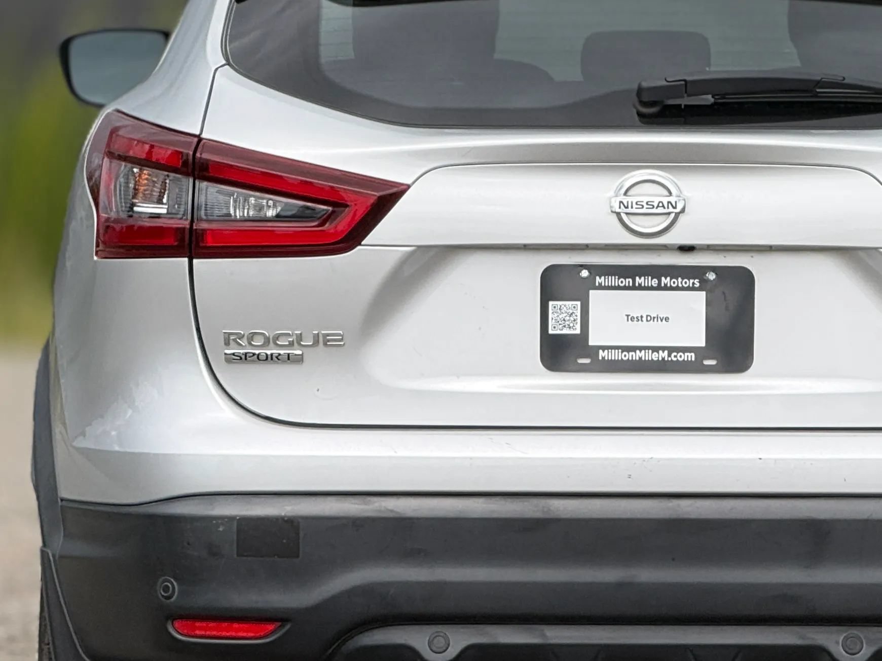Used 2020 Nissan Rogue Sport S FWD image 13