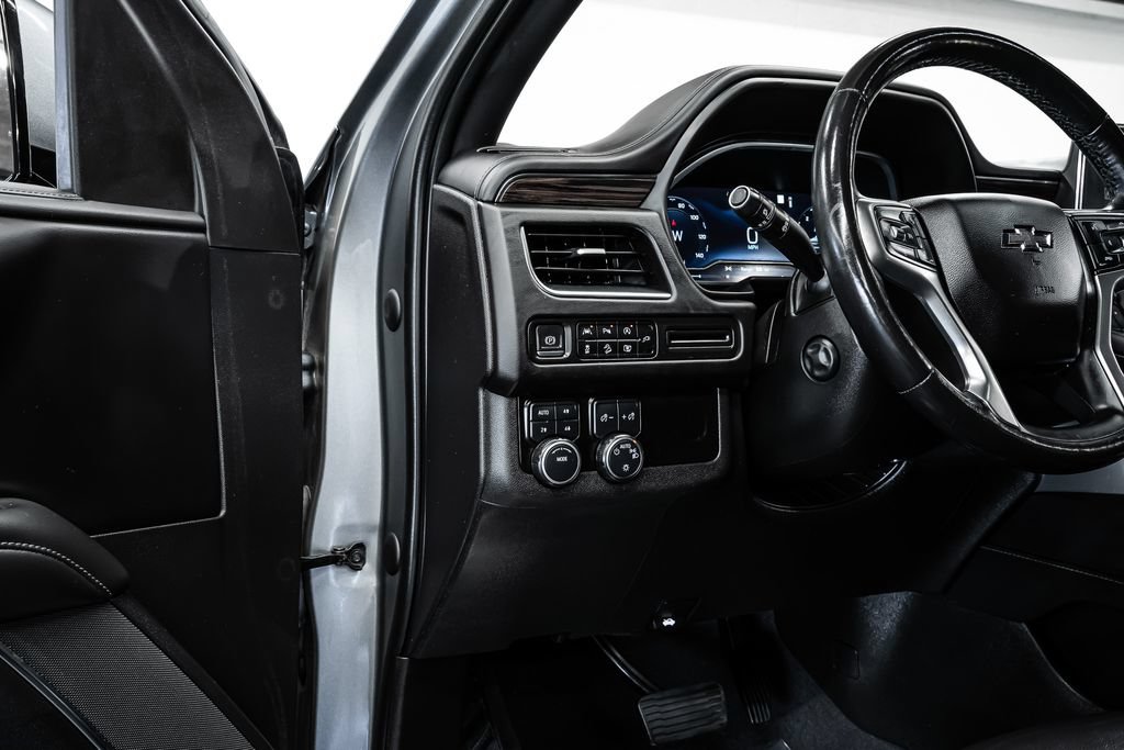 Used 2022 Chevrolet Tahoe Z71 w/ Luxury Package AWD/4WD image 21
