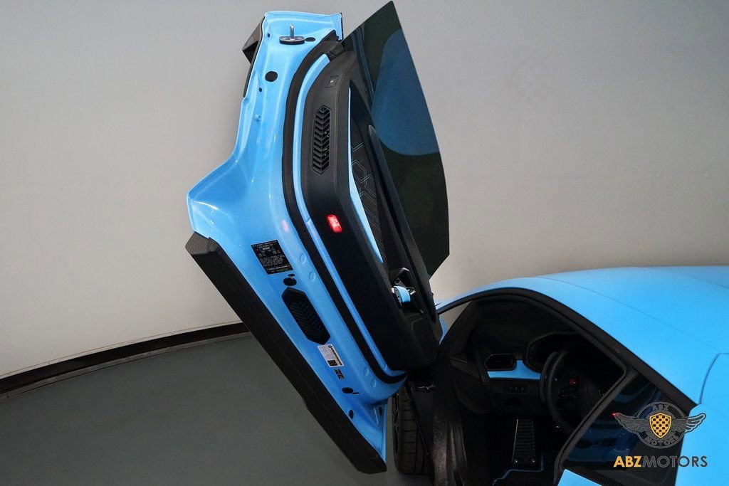 Used 2025 Lamborghini Revuelto image 20