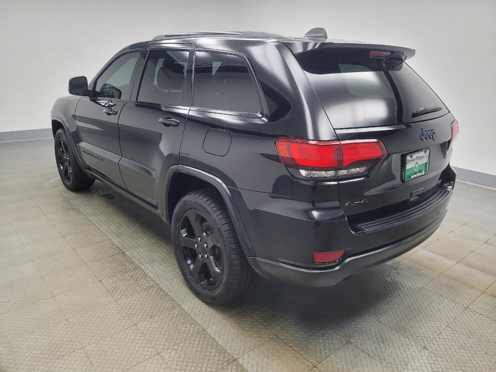 Used 2019 Jeep Grand Cherokee Laredo image 3