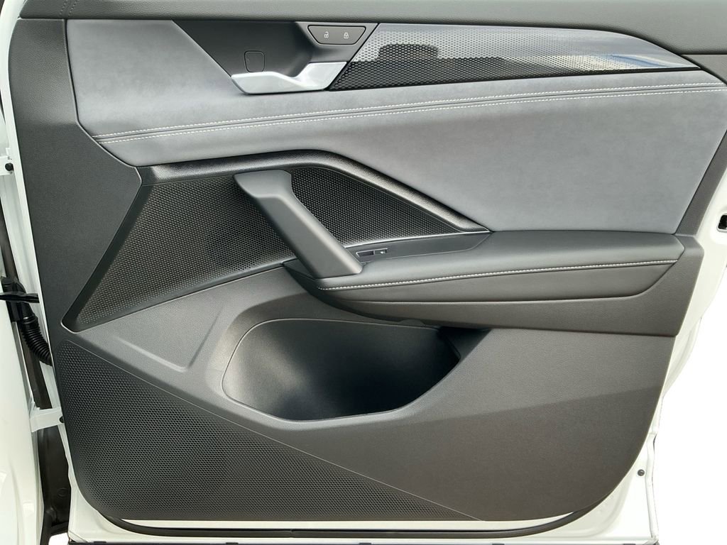 New 2026 Volkswagen Tiguan SE AWD/4WD image 16