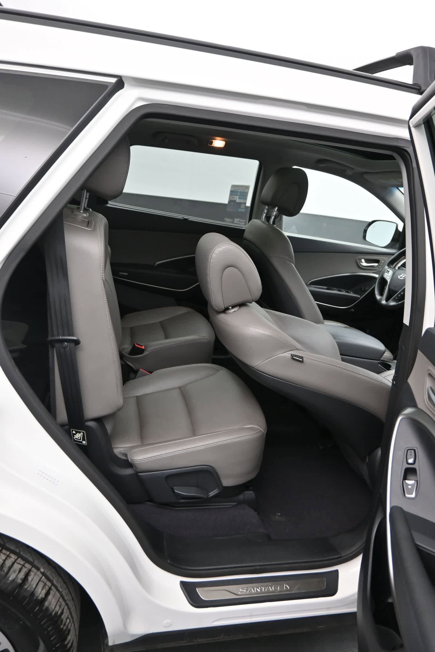 Used 2017 Hyundai Santa Fe Limited AWD/4WD image 12