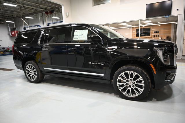 New 2026 GMC Yukon XL Denali w/ Denali Reserve Package image 4