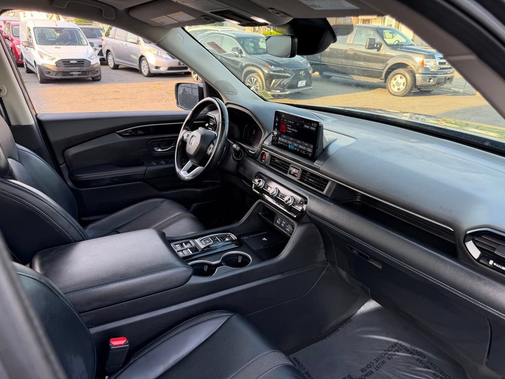 Used 2023 Honda Pilot Touring image 11