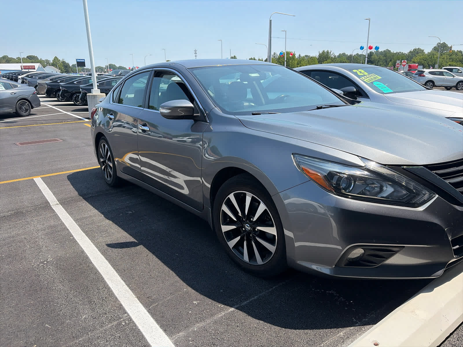 Used 2018 Nissan Altima 2.5 SL w/ 2.5 SL Technology Package FWD image 2