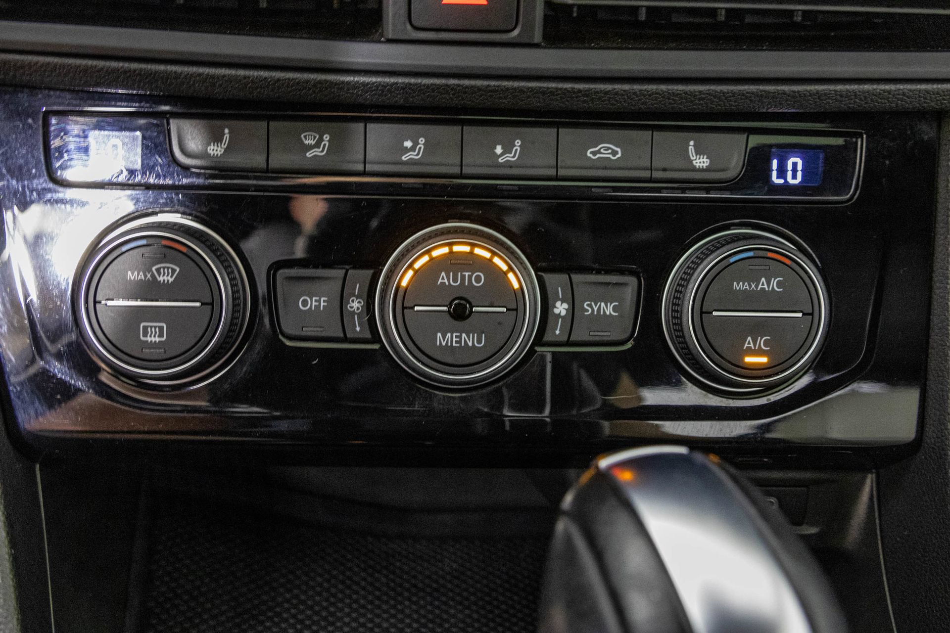 Used 2020 Volkswagen Jetta R-Line FWD image 27