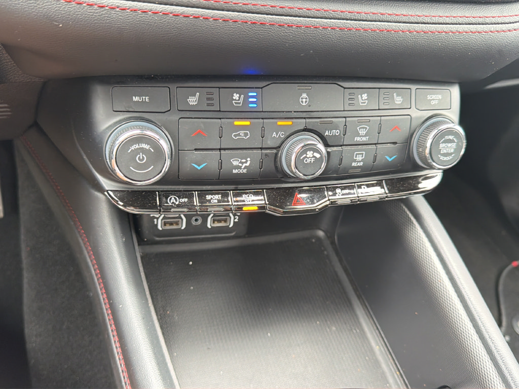 Used 2024 Dodge Durango GT RWD image 27