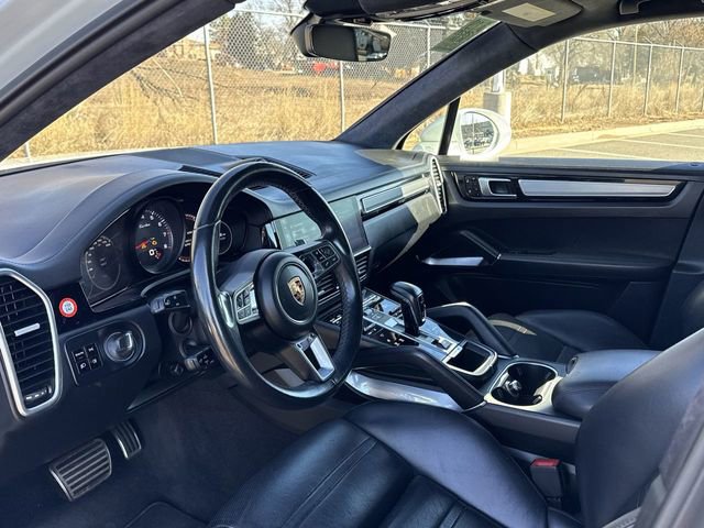 Used 2020 Porsche Cayenne Turbo image 11