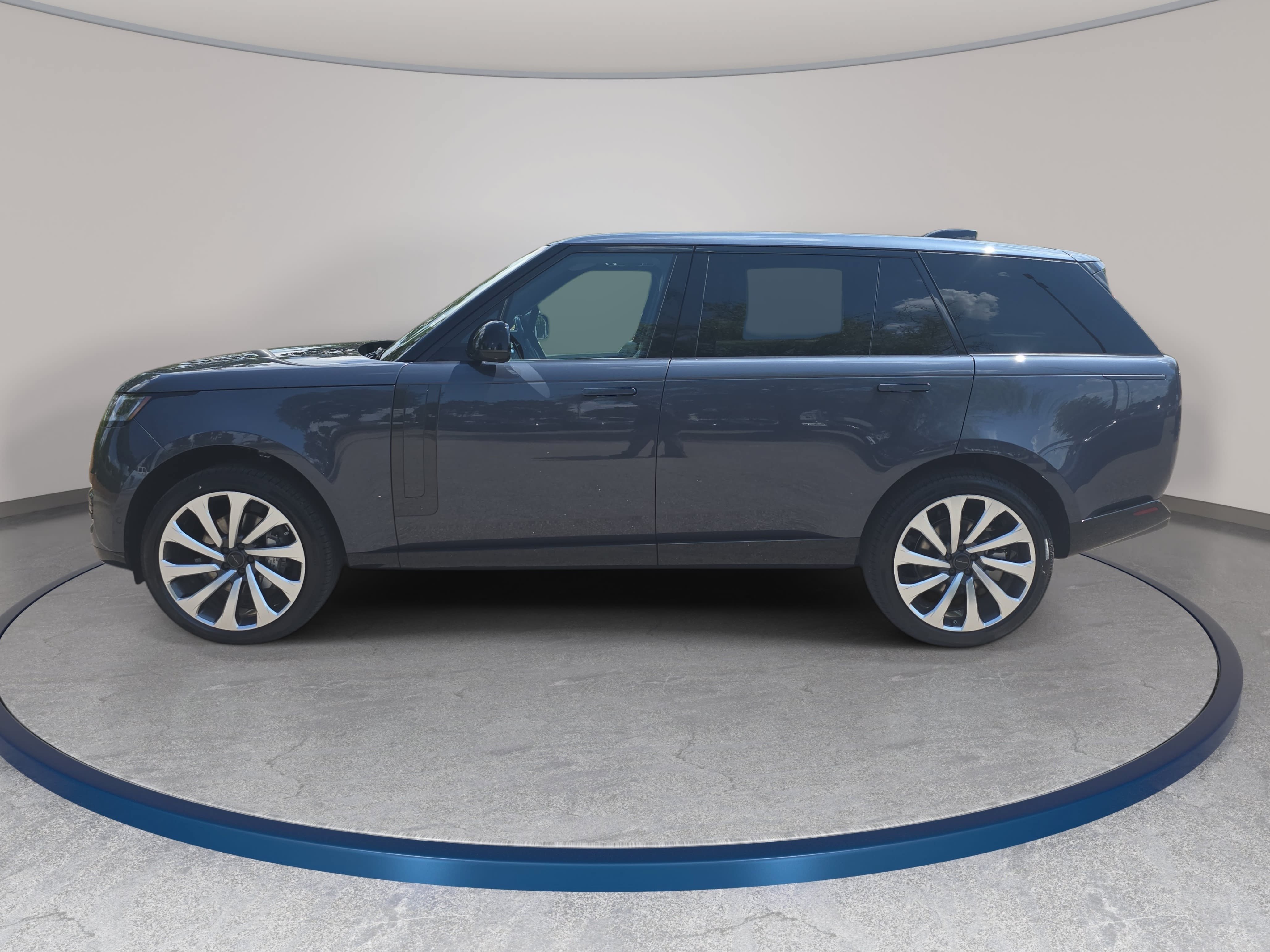 New 2026 Land Rover Range Rover Long Wheelbase SE AWD/4WD image 8