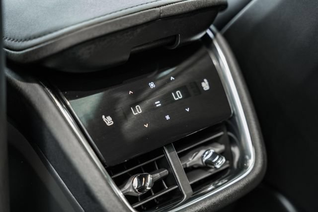 Certified 2025 Volvo EX90 Ultra AWD/4WD image 32