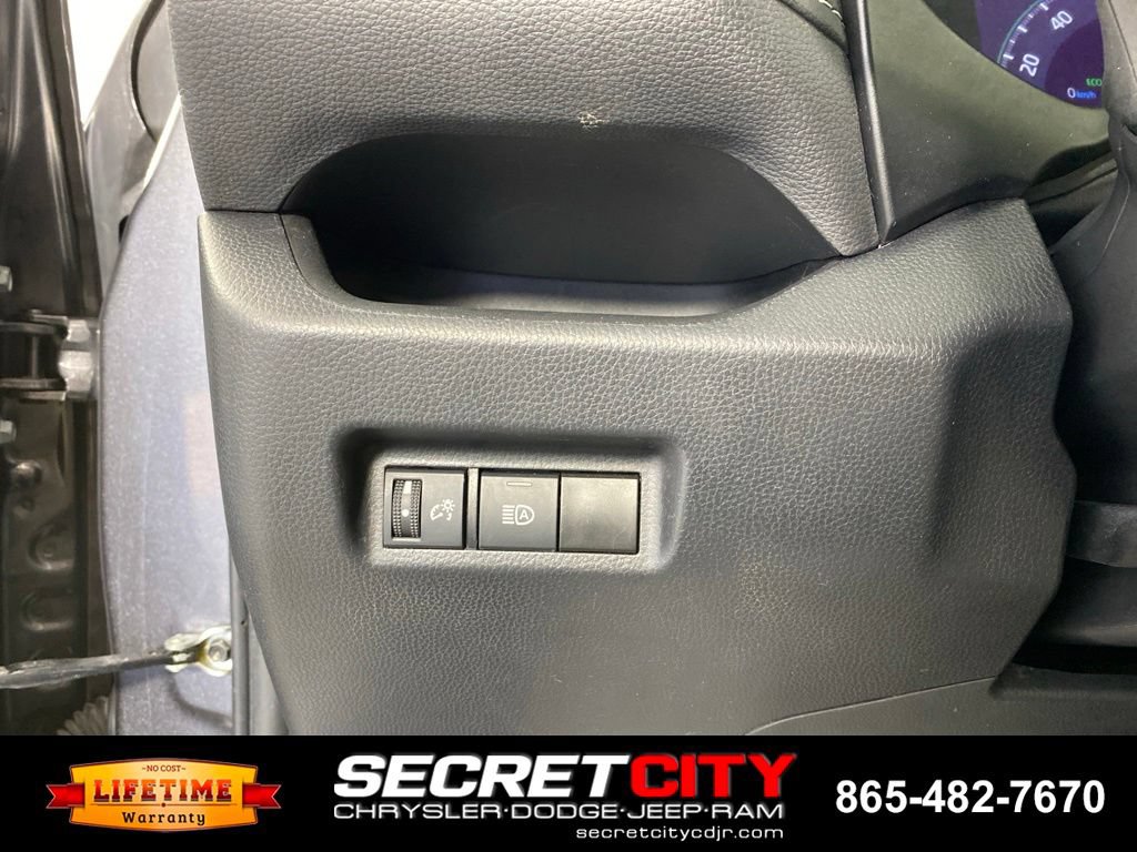 Used 2023 Toyota RAV4 LE AWD/4WD image 13