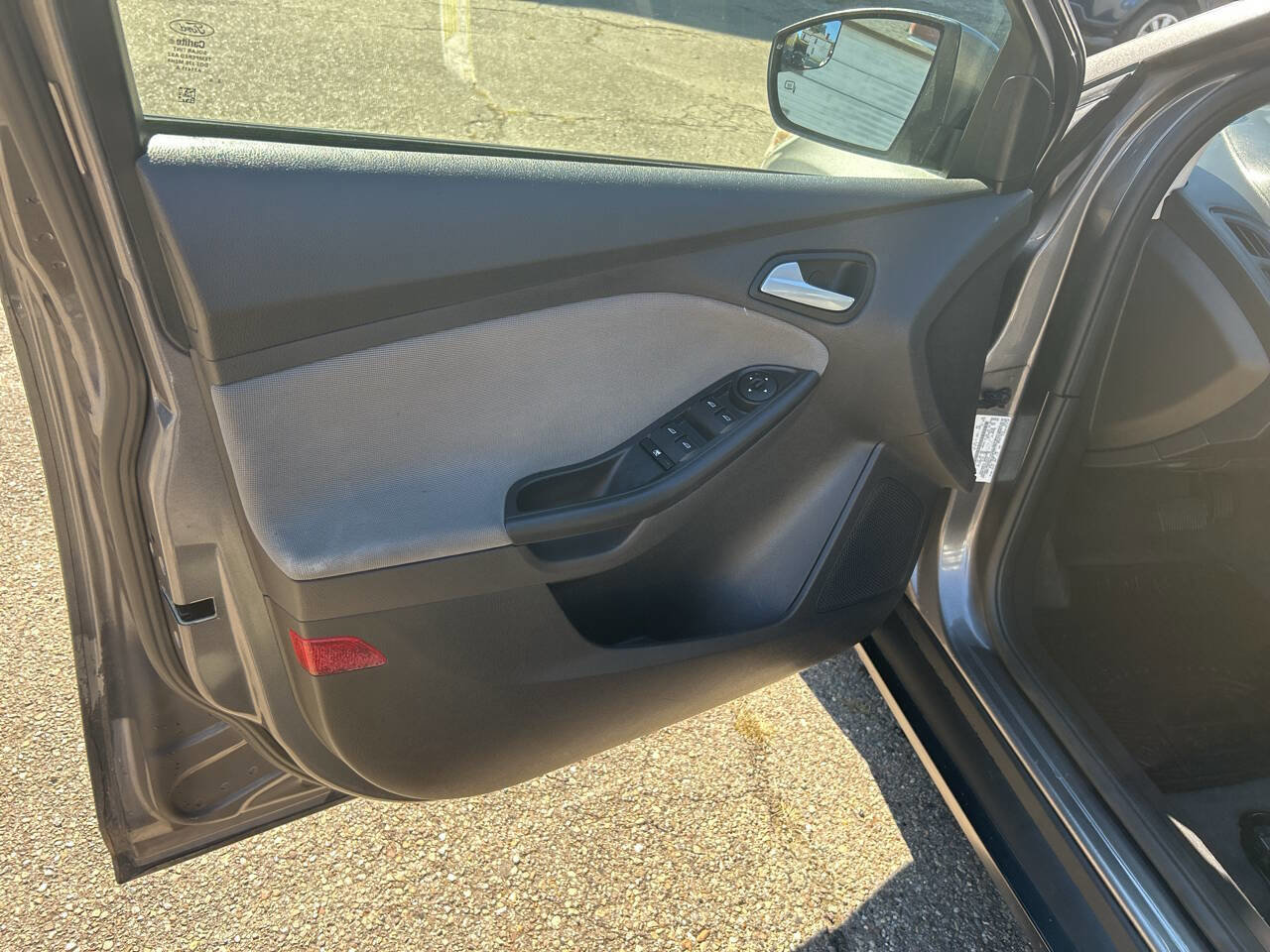 Used 2013 Ford Focus SE w/ SE Winter Pkg image 15