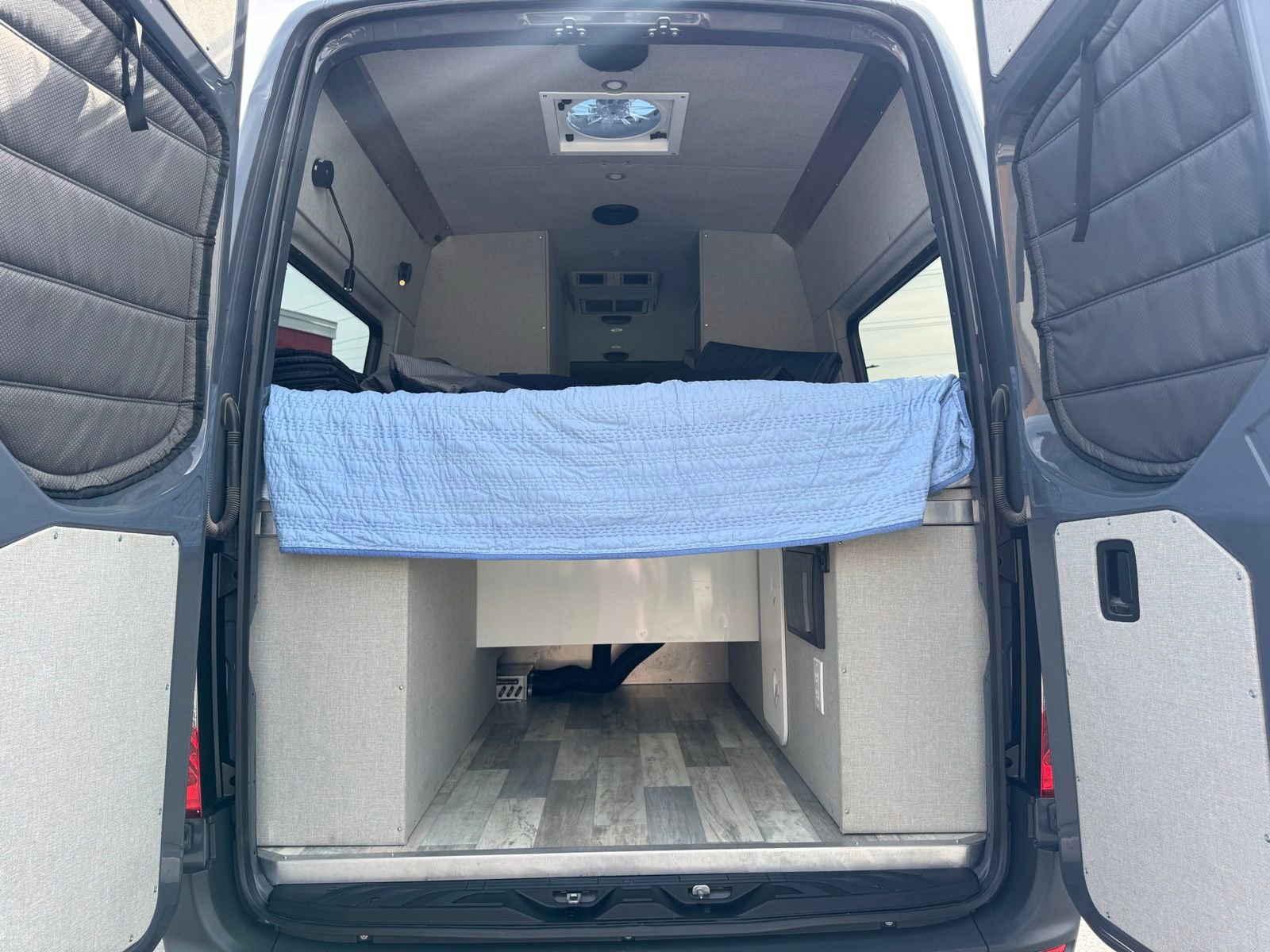 Used 2020 Mercedes-Benz Sprinter 2500 image 9