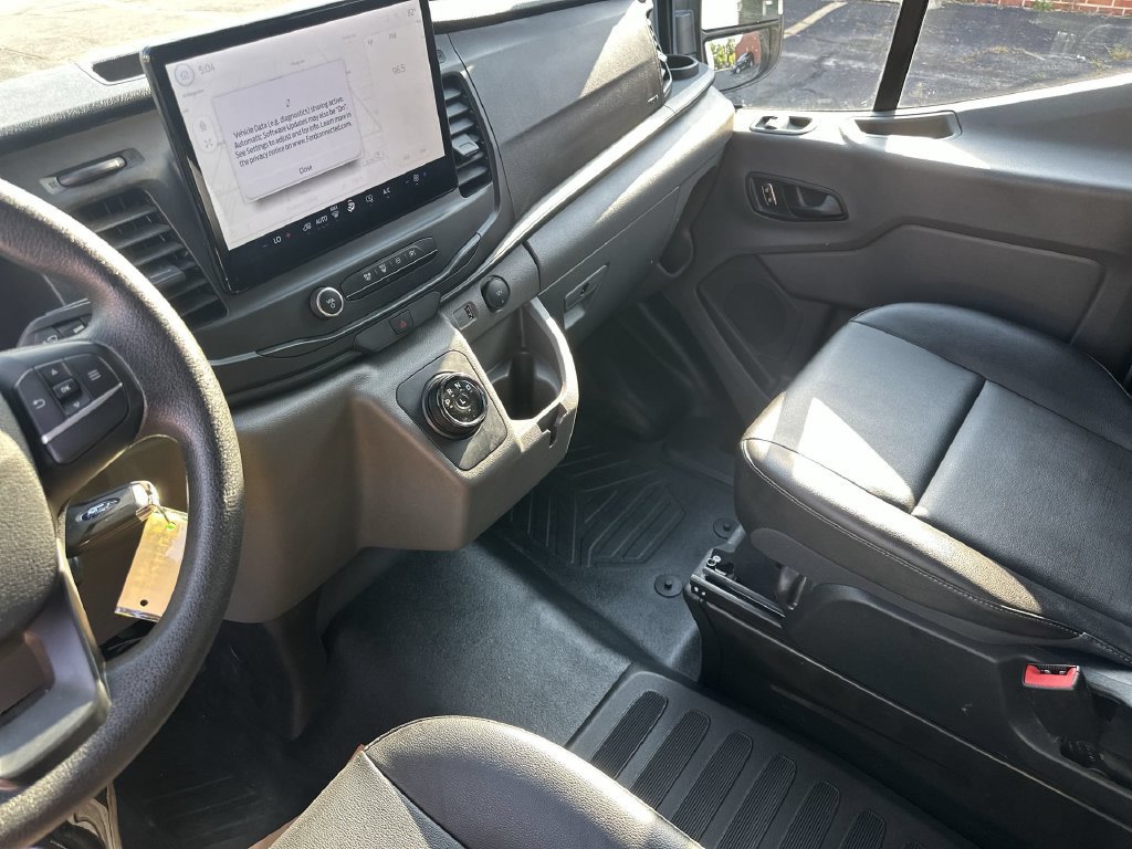 Used 2023 Ford E-Transit Low Roof RWD image 23