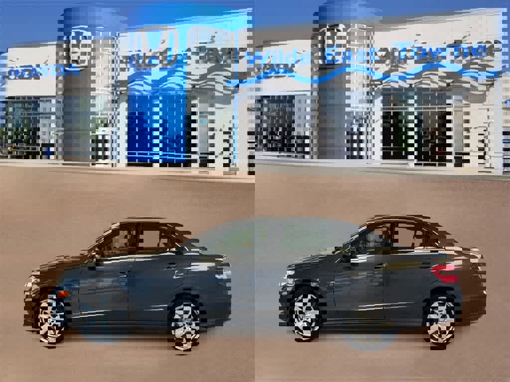 Used 2012 Mercedes-Benz E 350 4MATIC Sedan image 5