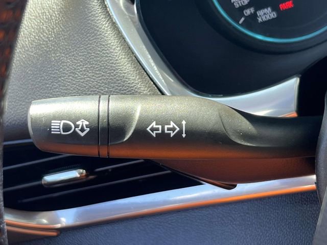 Used 2019 Chevrolet Traverse LT FWD image 25