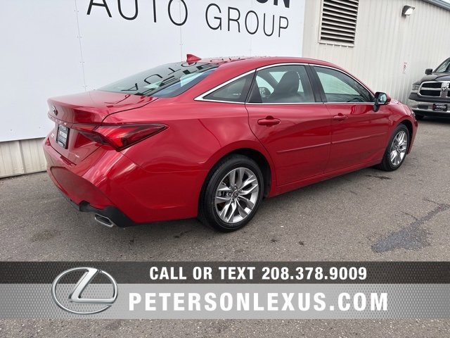 Used 2022 Toyota Avalon XLE image 3