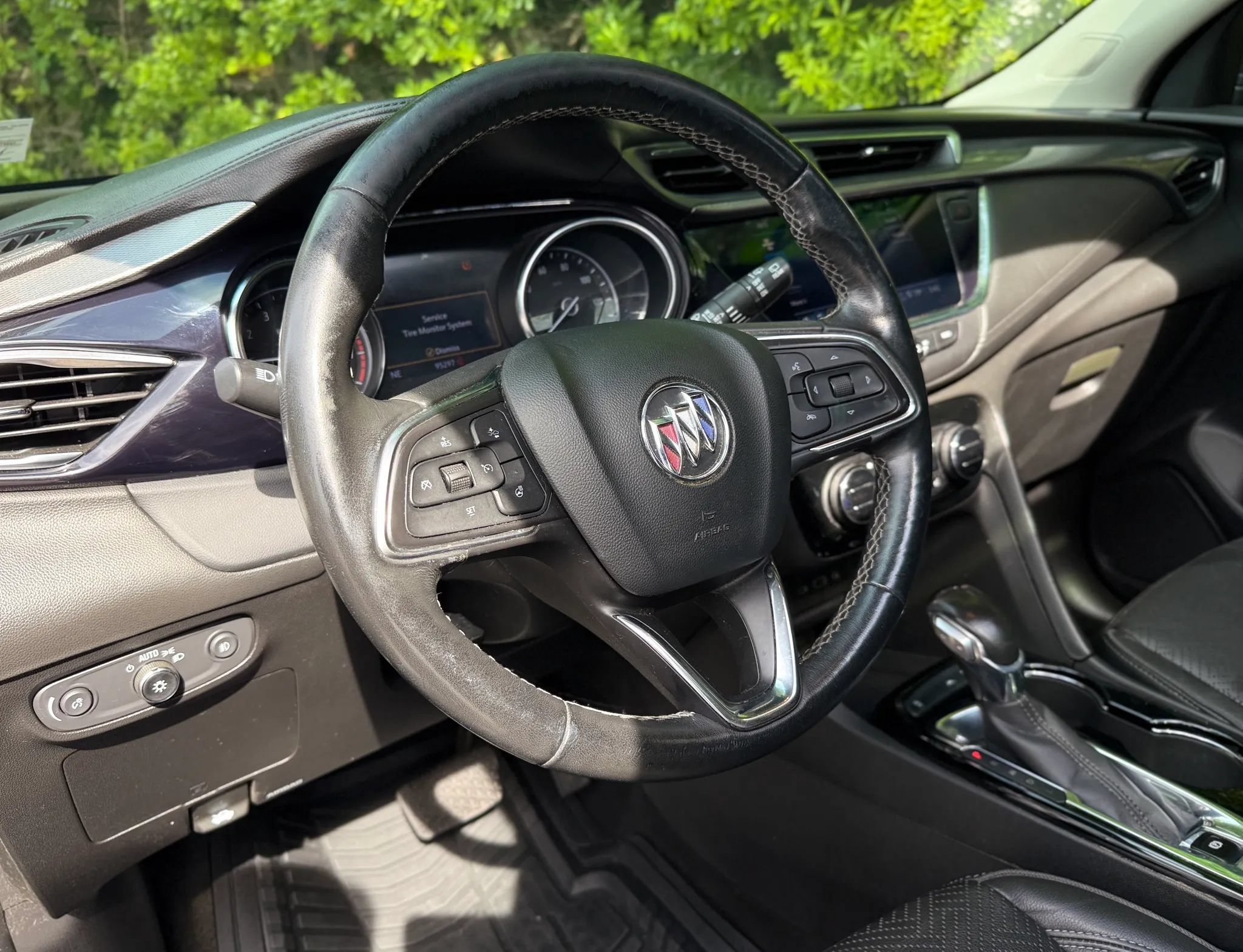 Used 2021 Buick Encore GX Essence w/ Experience Buick Package FWD image 6