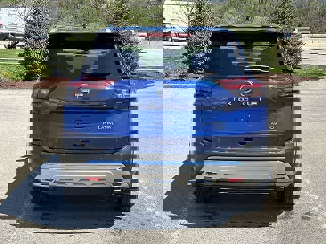 Used 2023 Nissan Rogue Platinum image 4